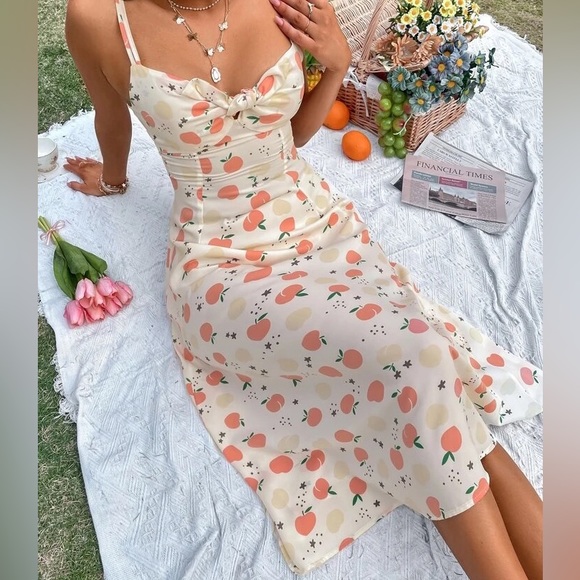 SHEIN Dresses & Skirts - NWOT Peach Fruit & Star Print Knot Tie Front Bustier Cami Dress 🍑⭐️